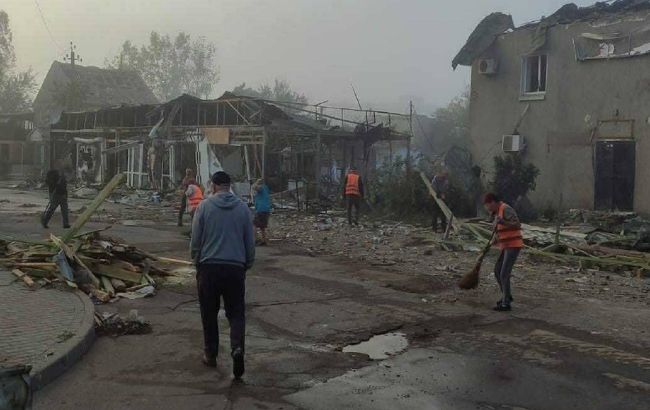 Який вигляд має центр міста Татарбунари на Одещині після ракетного удару РФ (фото)