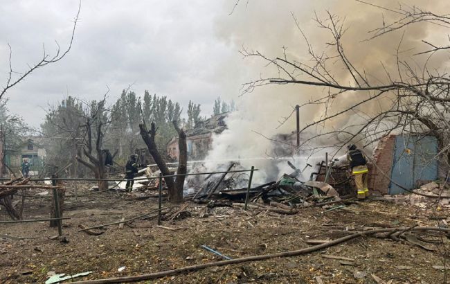 Ворог скинув авіабомби на Слов&rsquo;янськ: руйнівні наслідки показали на фото