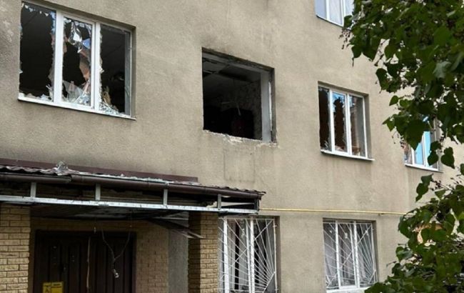 Ворог вдарив дроном по гуртожитку у Харкові, де жили переселенці з Куп'янська