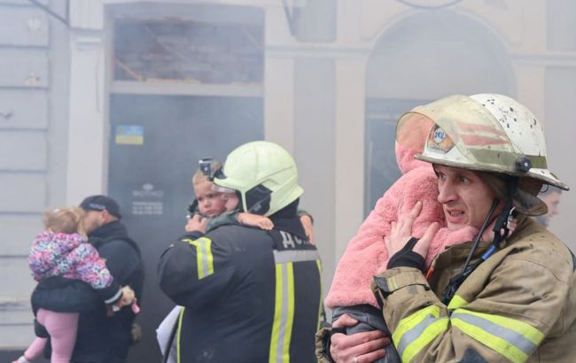 Поверх обвалився, є жертва та постраждалі: що відомо про удари РФ по дитсадку Харкова