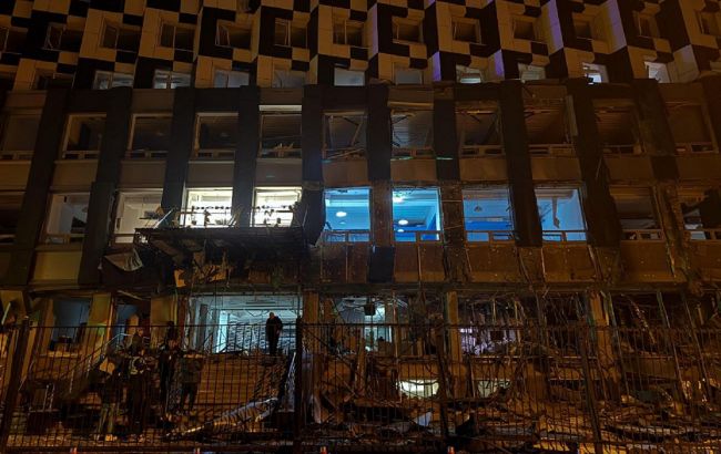 Під ударом бізнес-центр і висотки, пошкоджено дитсадок: наслідки атаки на Київ (фото)
