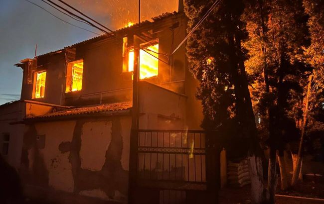 Ворожі дрони атакували Чернігів і Новгород-Сіверський: знищено адмінбудівлю