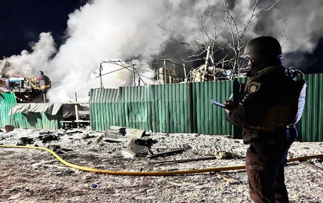 Пошкоджено понад 10 будинків, є загиблий: наслідки атаки РФ по Київщині