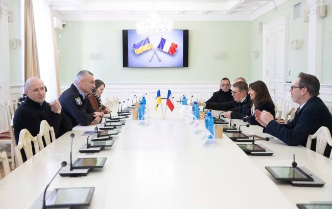 Більше світла для Києва. Кличко зустрівся з мером Парижа і повідомив про нову допомогу