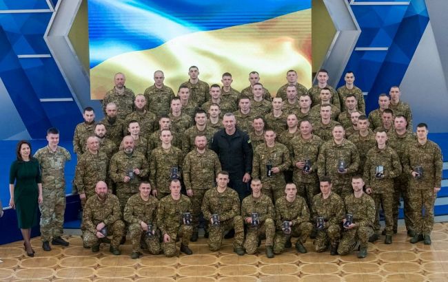 Нагороди від столиці до Дня Нацгвардії: Кличко привітав військових і курсантів