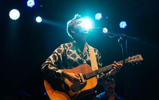 До мурах! Італієць заспівав українською про відродження життя на руїнах