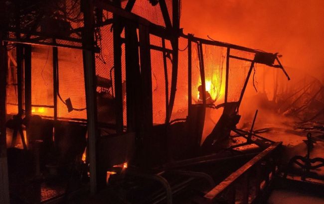 Россияне ночью атаковали ракетами Запорожье: в ОВА показали последствия