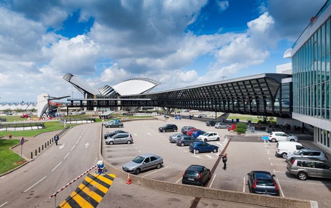 Одна з країн ЄС заборонила короткі авіаперельоти: які причини