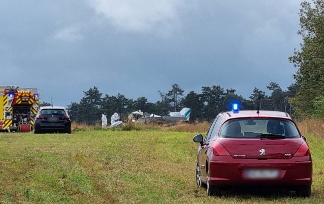 Во Франции разбился туристический самолет. Все находившиеся на борту погибли