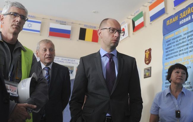 Яценюк пообіцяв змінити систему управління зони відчуження