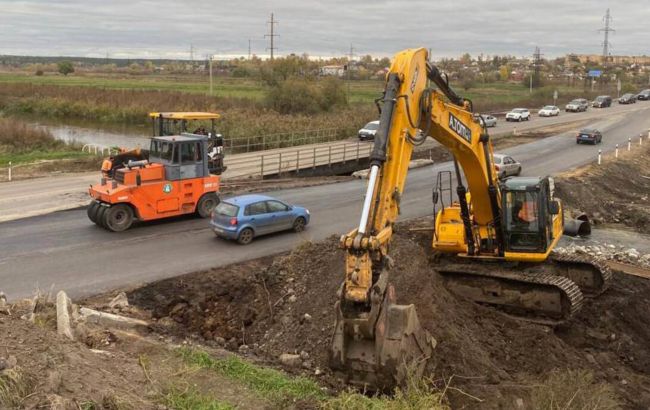 Під Києвом облаштували нову переправу через річку Ірпінь