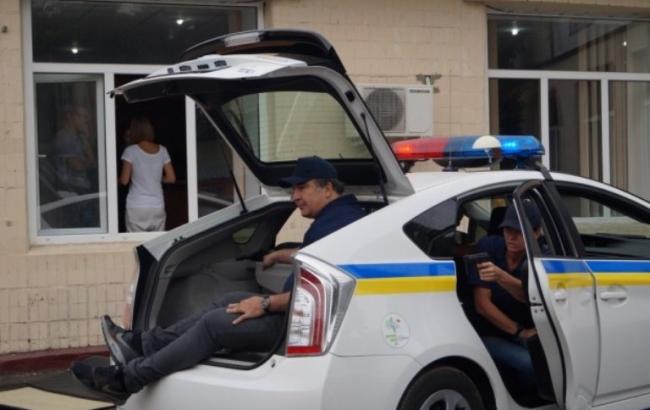 Саакашвили принял участие в учениях патрульной полиции в Одессе