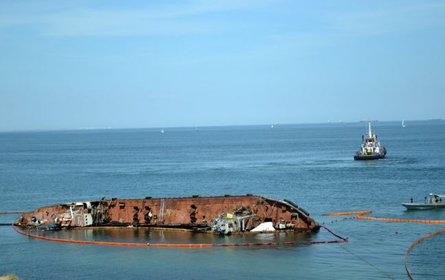В Одесі знову стався витік з танкера: оголосили надзвичайну ситуацію
