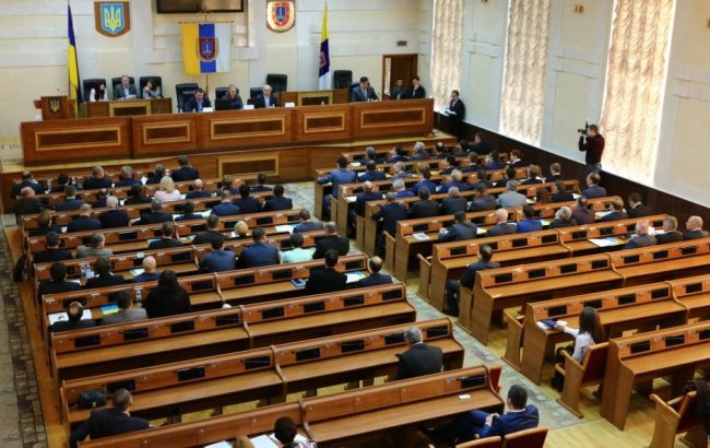 В Одессе люди в камуфляже сорвали сессию облсовета