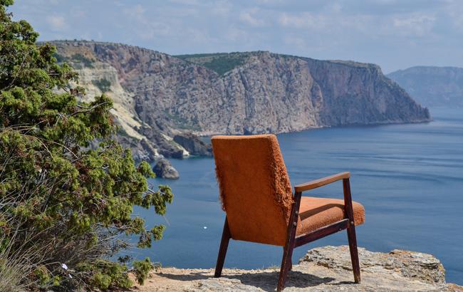 Booking запретил бронировать жилье в Крыму