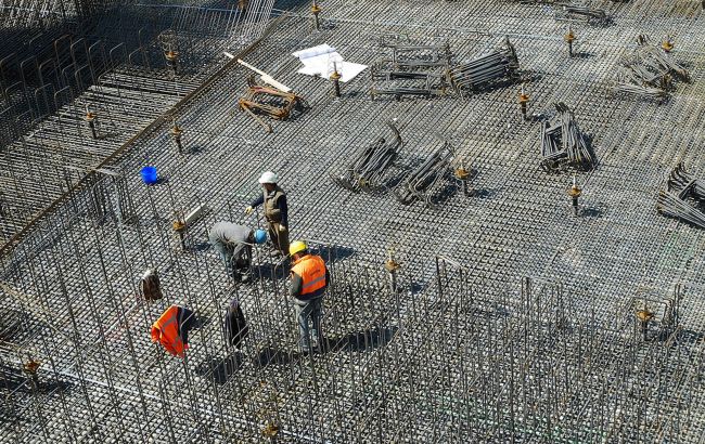 Электрослесарь, каменщик, газосварщик: кому больше всего готовы платить работодатели Киева