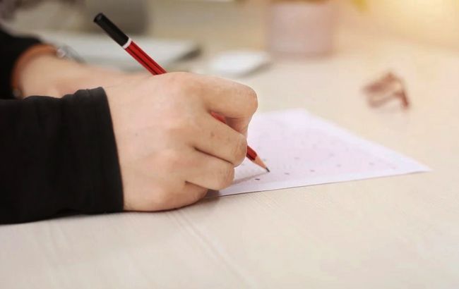 В Украине отменили обязательную государственную итоговую аттестацию