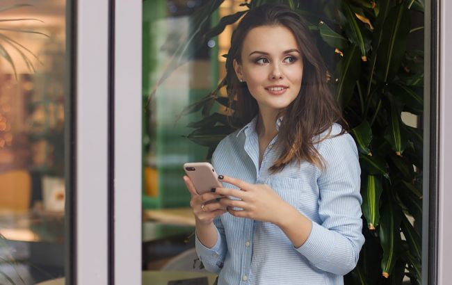 Подходят на улице и просят перезвонить: как не попасть на уловки мошенников