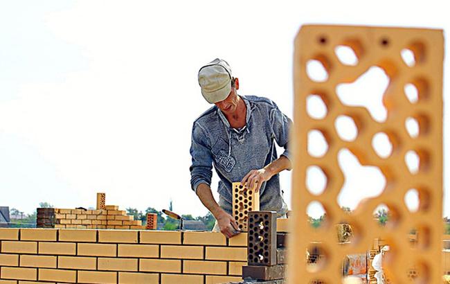 НБУ прогнозирует замедление трудовой миграции украинцев в Польшу