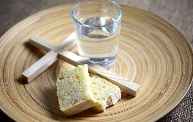 Как правильно использовать святую воду дома: основные правила