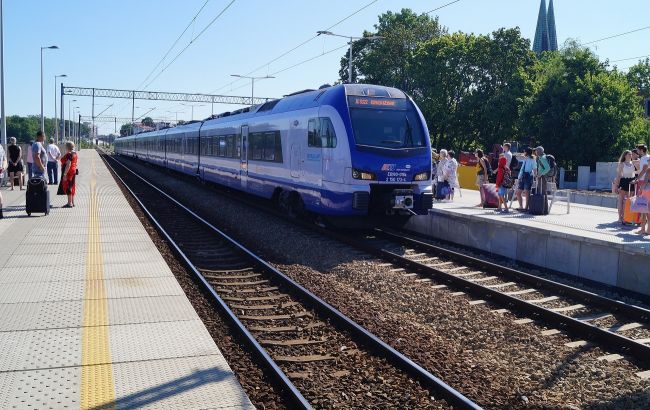 Українці в Польщі зможуть їздити поїздами безкоштовно: умови акції