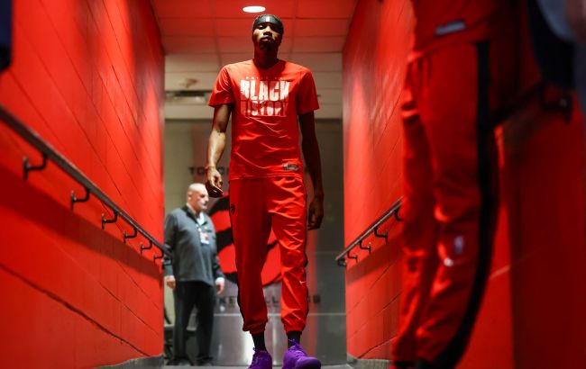 Центровий "Торонто" оформив розкішний данк після перехоплення: момент дня в НБА