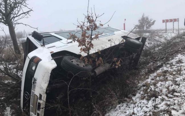 В Закарпатской области перевернулся автобус, есть пострадавшие