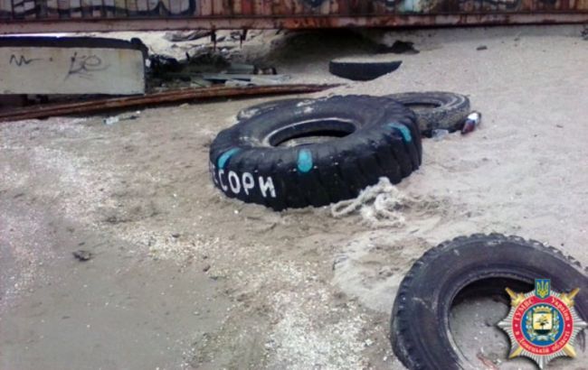 На пляжі в Маріуполі виявили вибуховий пристрій