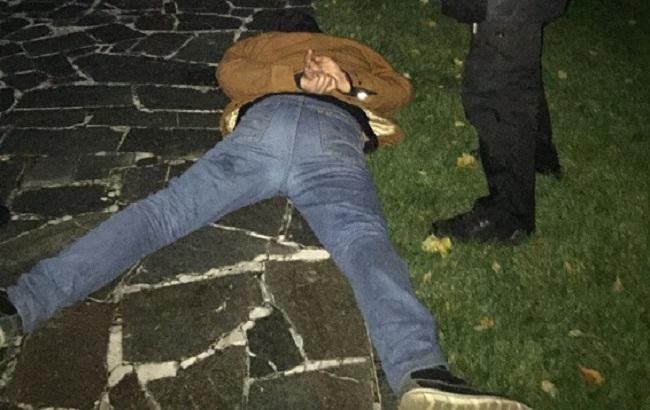 В результате толкотни под Радой пострадал полицейский, есть задержанный