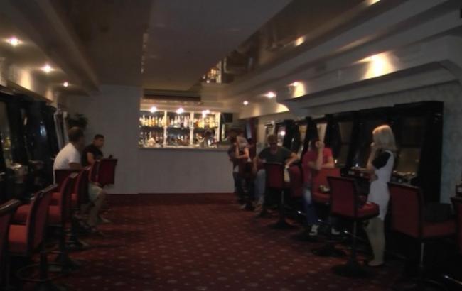 В Киеве правоохранители обнаружили подпольное казино в одном из бомбоубежищ