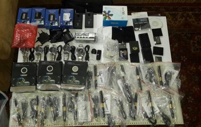 СБУ в Харьковской обл. перекрыла канал контрабанды техники для записи информации