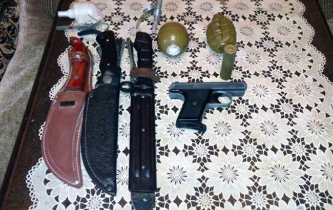 В Авдеевке задержали боевика ДНР с арсеналом оружия