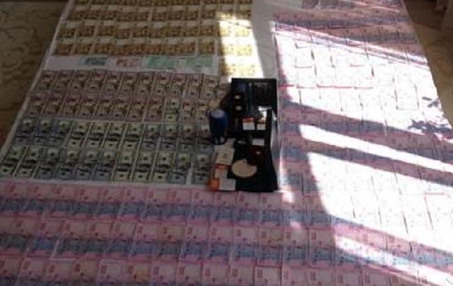 В Одессе чиновница ГФС пыталась покончить с собой при задержании СБУ