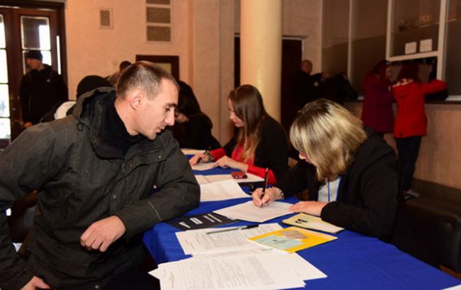 В патрульну поліцію Маріуполя за годину надійшло понад 200 анкет