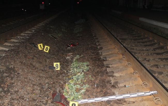 Двое студентов погибли под колесами поезда в Винницкой обл