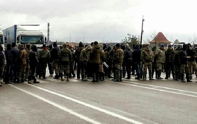 Копатели янтаря разблокировали трассу на Польшу в Ровенской области