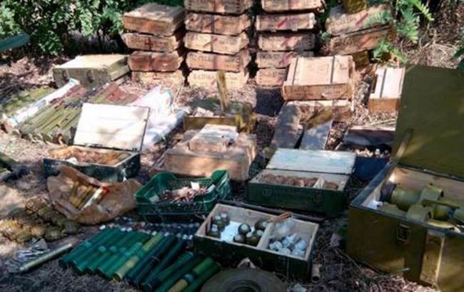 СБУ знайшла великий арсенал зброї та боєприпасів у зоні АТО