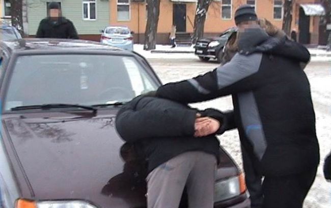 СБУ задержала военного при попытке продать оружие из зоны АТО