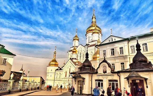 Почаев закрывается на карантин: приезжих просят покинуть город