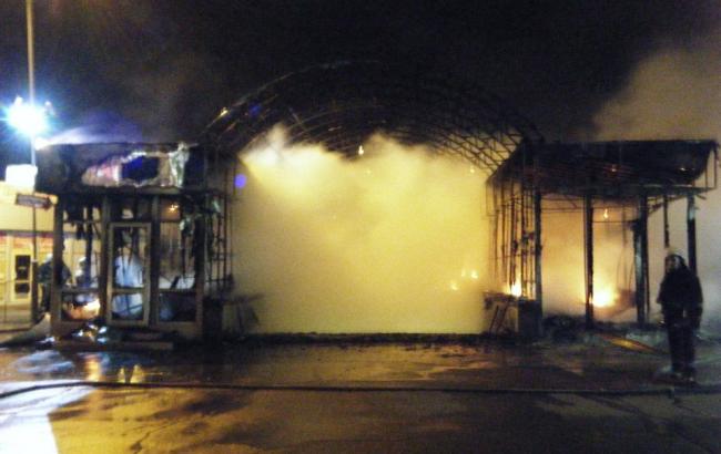 По факту пожара на Позняках возбудили дело, - МВД