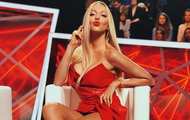 Королева в латексе: Оля Полякова поразила ярким образом на шоу Танцы со звездами 2019