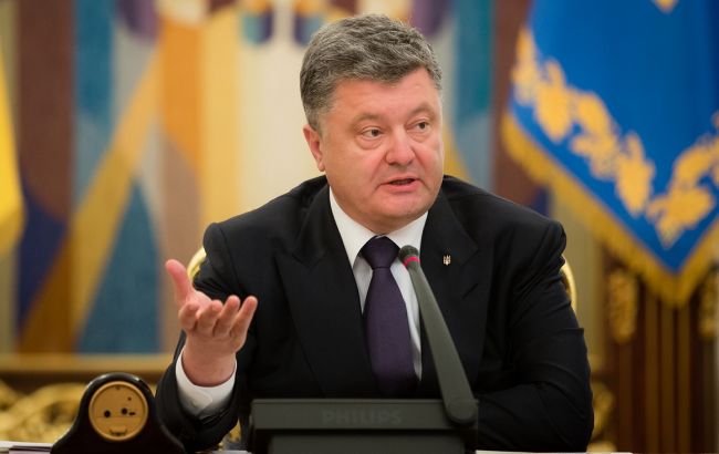 Порошенко одобрил сохранение суммы пособия детям-инвалидам после 18 лет