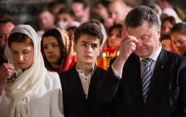 Порошенко привітав українців з Великоднем