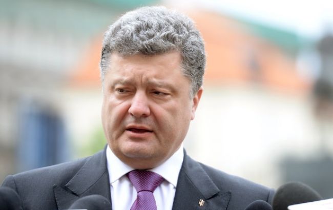 Порошенко внес в Раду представление на увольнение Шокина
