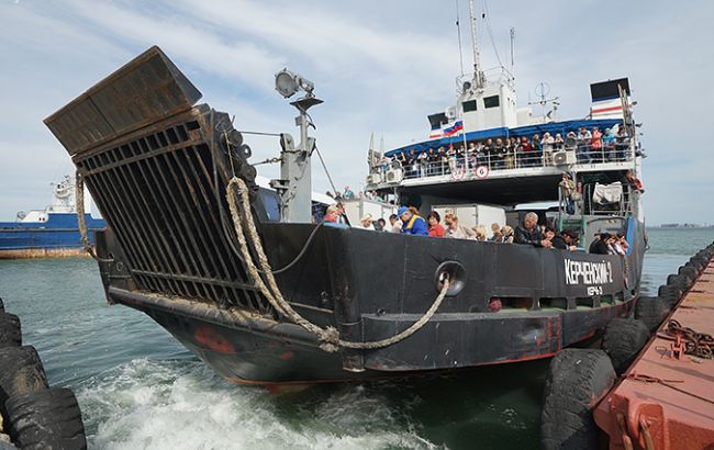 Керченскую переправу в Крыму снова закрыли из-за шторма