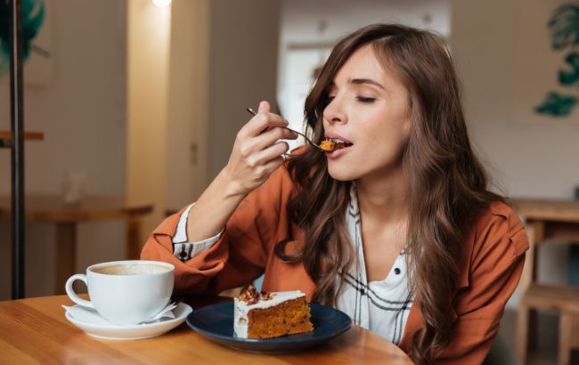 Чи справді від солодощів товстіють та в який час доби їх найкраще їсти