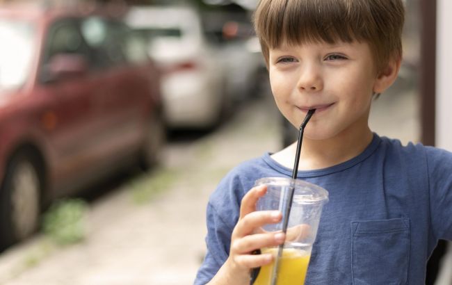Ці 4 напої категорично не можна давати дітям