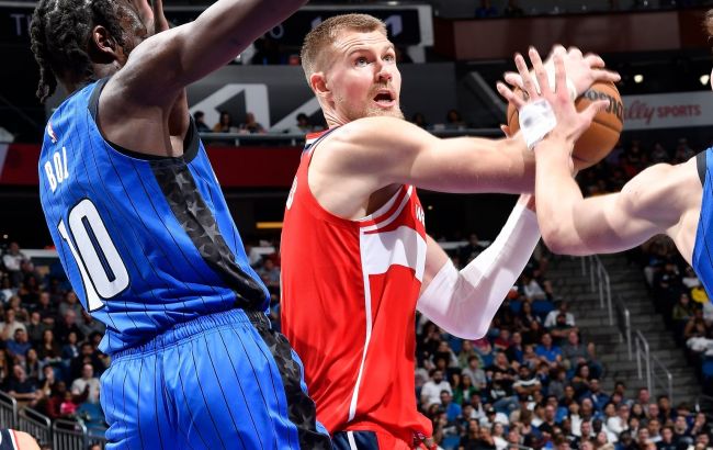 Скандальний форвард із НБА влаштував курйоз року в паддоку Формули-1: фото