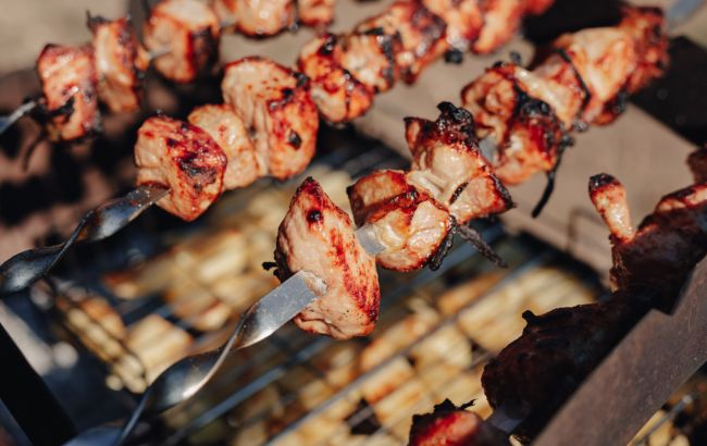 Як замаринувати смачний та соковитий шашлик: топ-5 порад