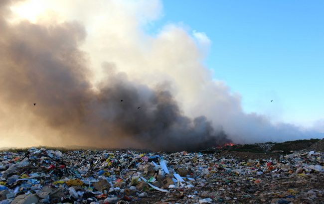 У Львівській області сталася пожежа на Жидачівському сміттєзвалищі